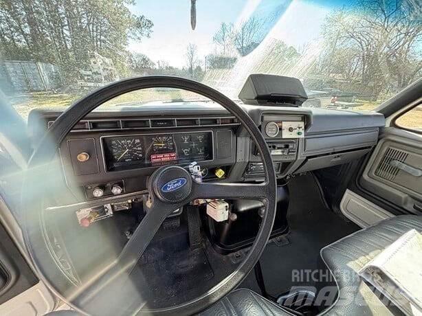 Ford F-800 Entreprenør - Andet