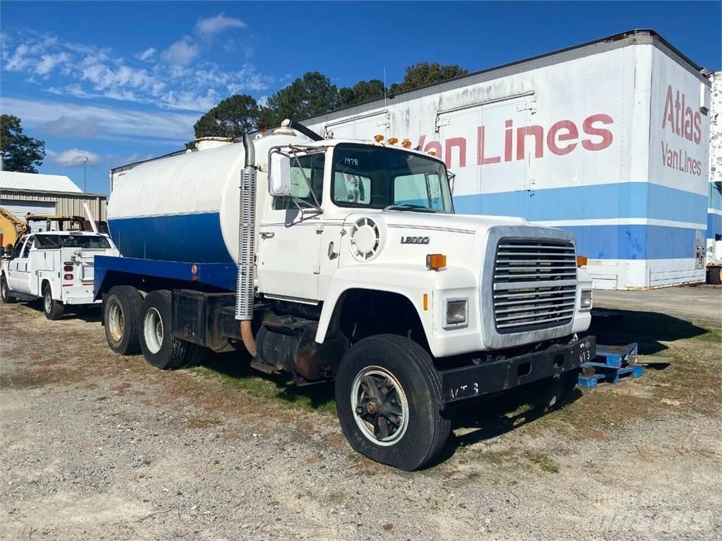 Ford L8000 Entreprenør - Andet