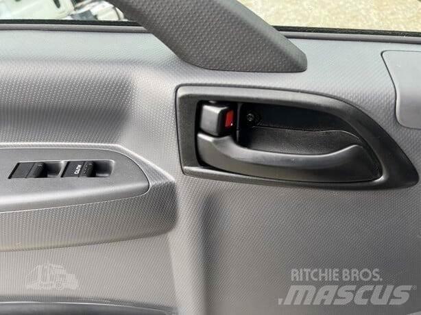 Isuzu NRR Entreprenør - Andet