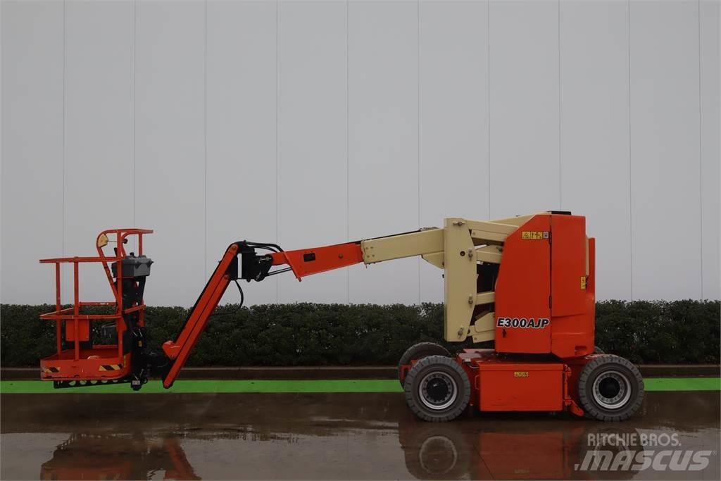 JLG E300AJP Bomlifte med knækarm