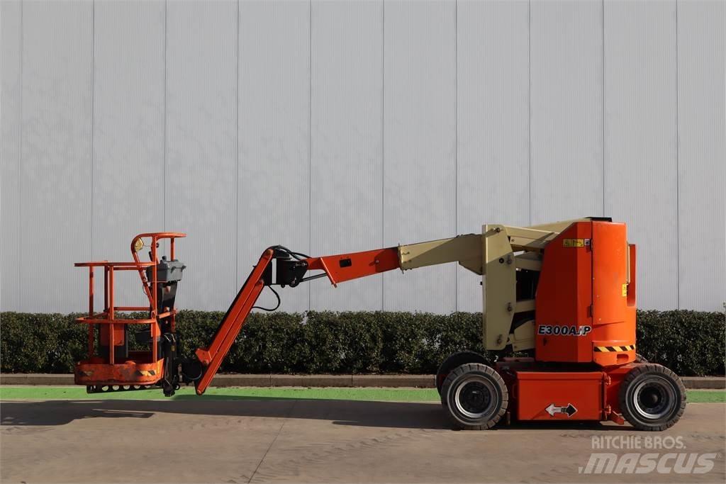 JLG E300AJP Bomlifte med knækarm