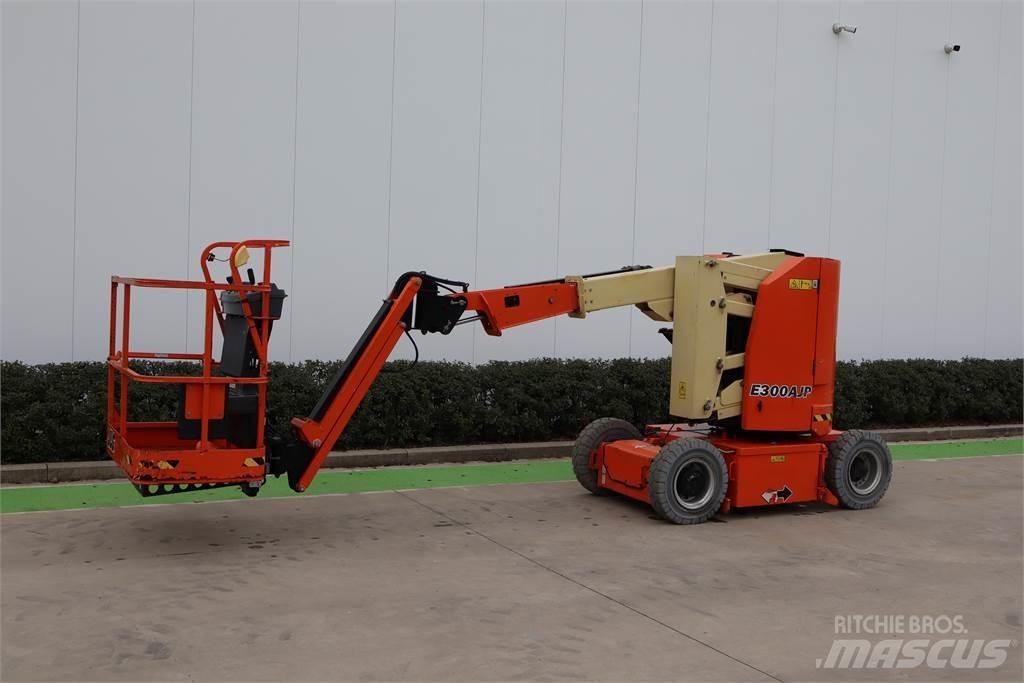 JLG E300AJP Bomlifte med knækarm