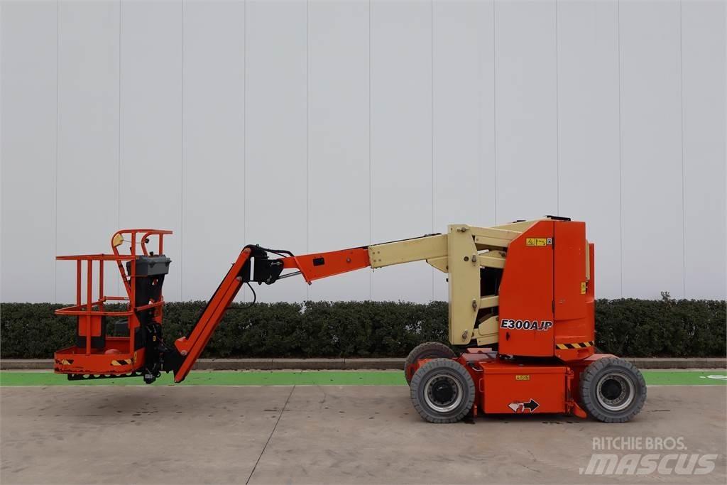 JLG E300AJP Bomlifte med knækarm