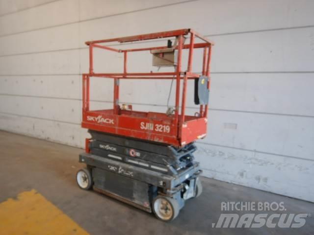SkyJack SJ3219 Saxlifte