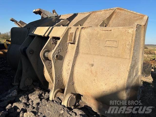 CAT 973D Skovle