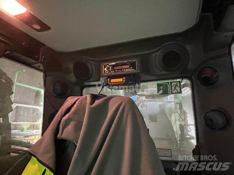 Liebherr R956 Gravemaskiner på larvebånd