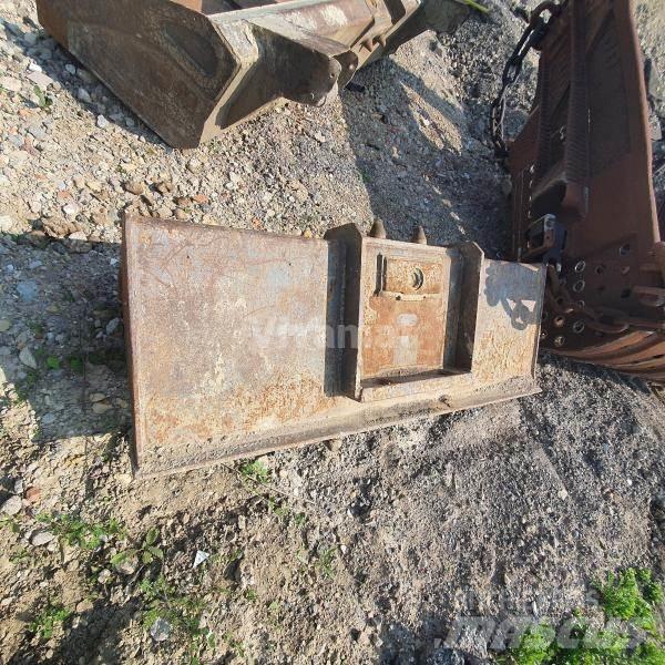 Mecalac 8MCR Skovle
