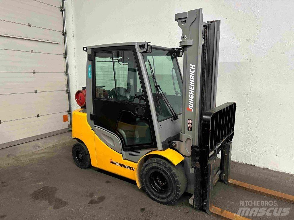 Jungheinrich TFG 430s LPG gaffeltrucks