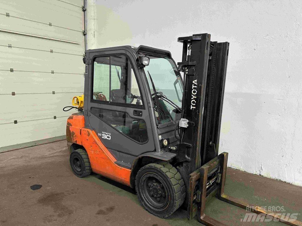 Toyota 02-8FGF30 LPG gaffeltrucks