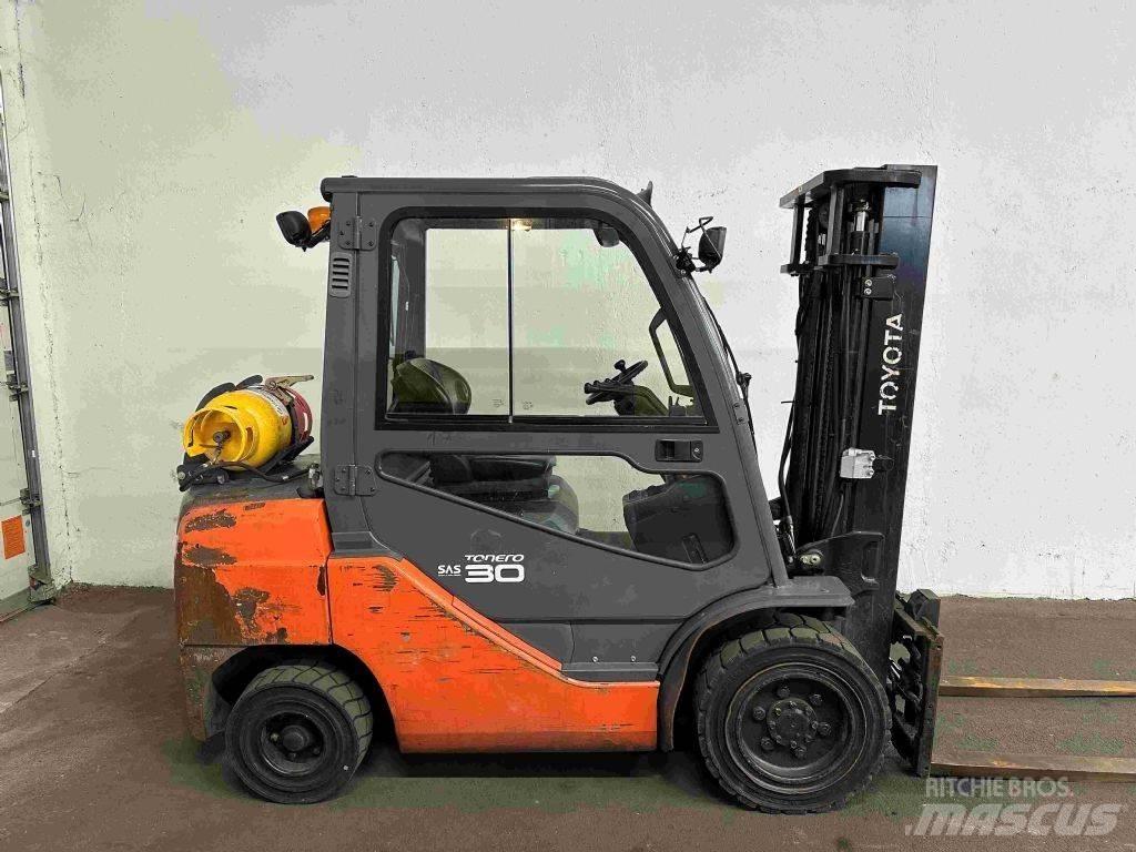 Toyota 02-8FGF30 LPG gaffeltrucks