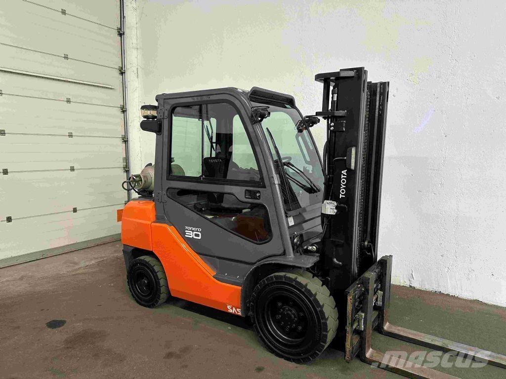 Toyota 02-8FGF30 LPG gaffeltrucks