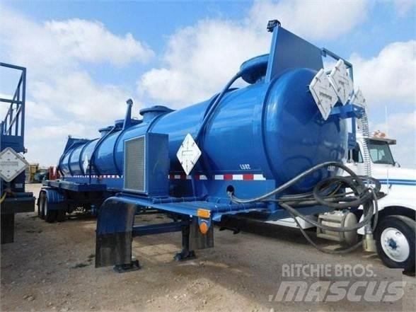 Wilco  Semi-trailer med Tank
