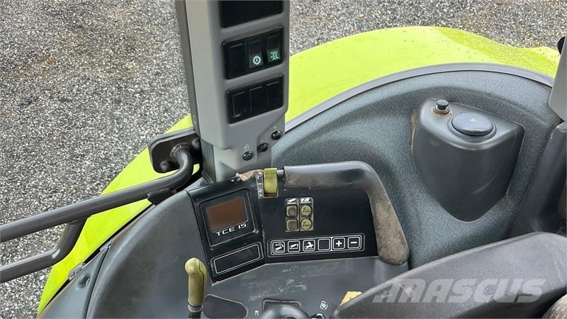CLAAS 697 Traktorer