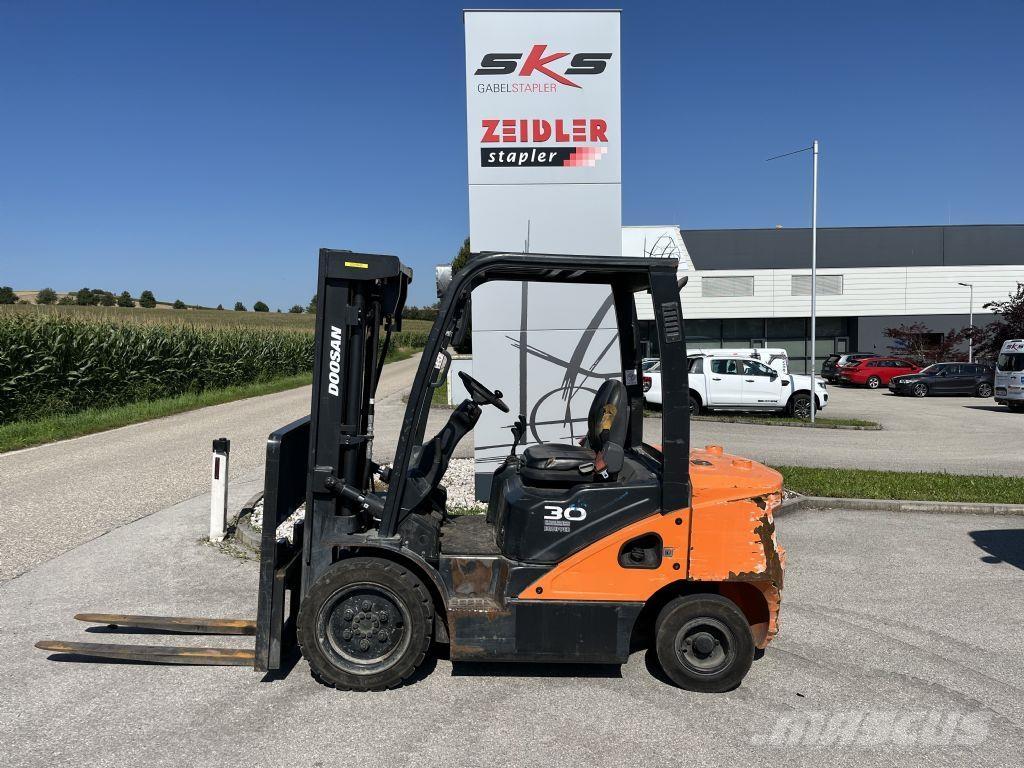 Doosan D30S-7 Diesel gaffeltrucks