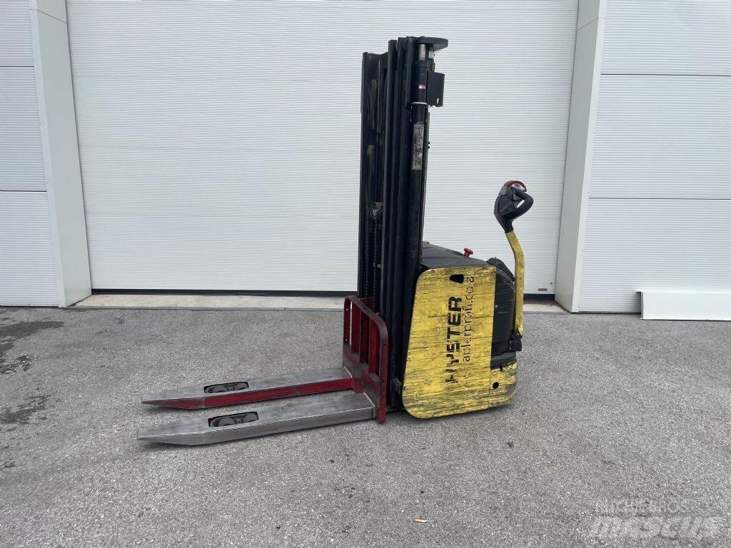 Hyster S1.6AC Gaffelstabler med gående fører