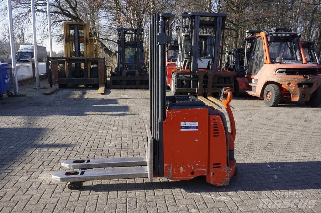 Linde D12 Gaffelstabler med gående fører