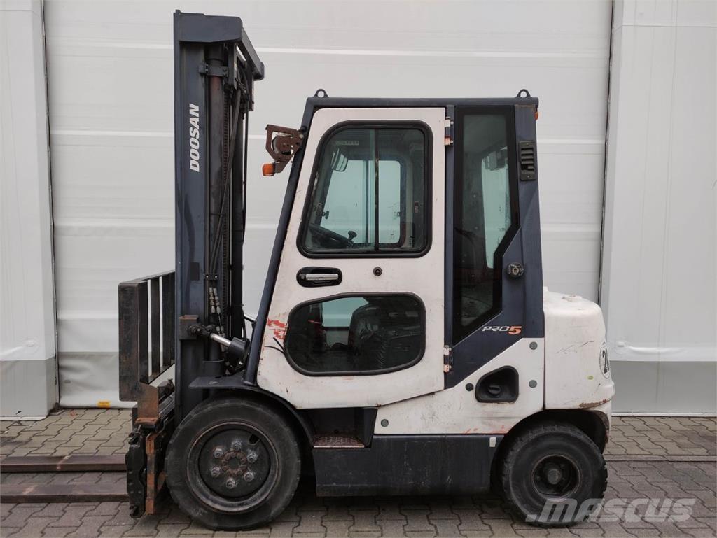 Doosan D25S-5 Diesel gaffeltrucks