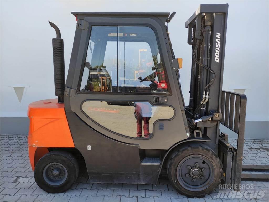 Doosan D30 GP Diesel gaffeltrucks