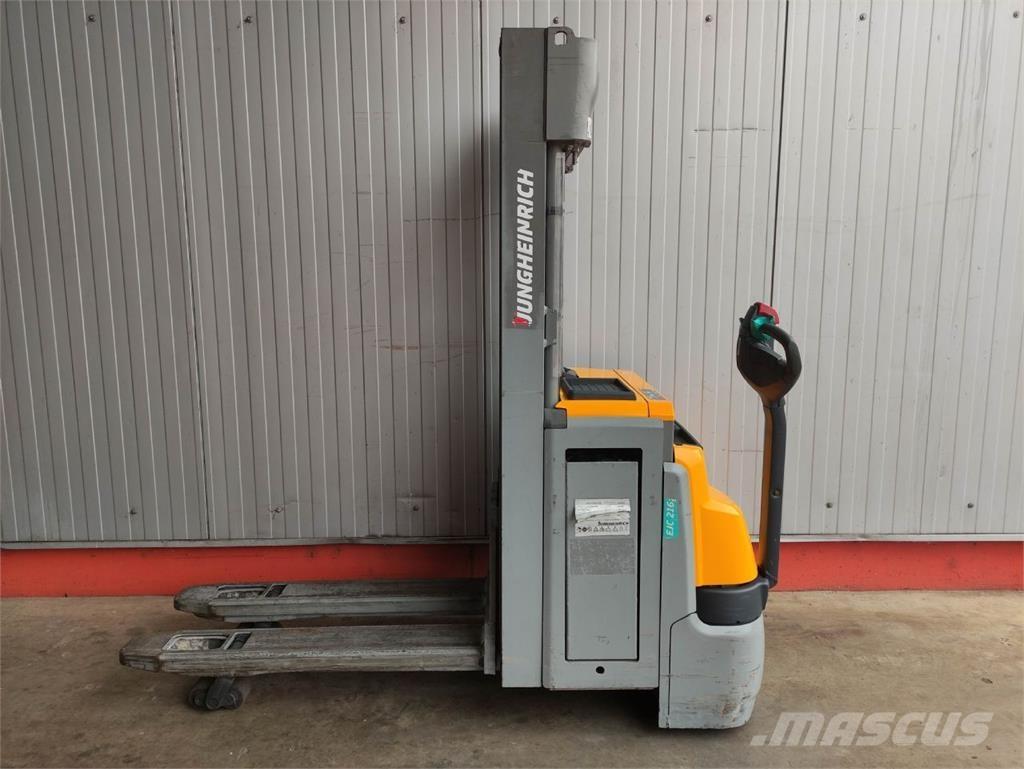 Jungheinrich EJC 216 Z Gaffelstabler med gående fører