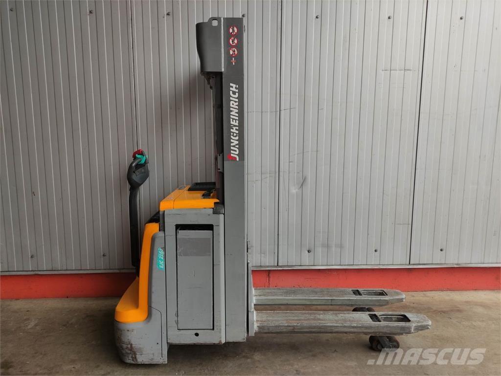 Jungheinrich EJC 216 Z Gaffelstabler med gående fører