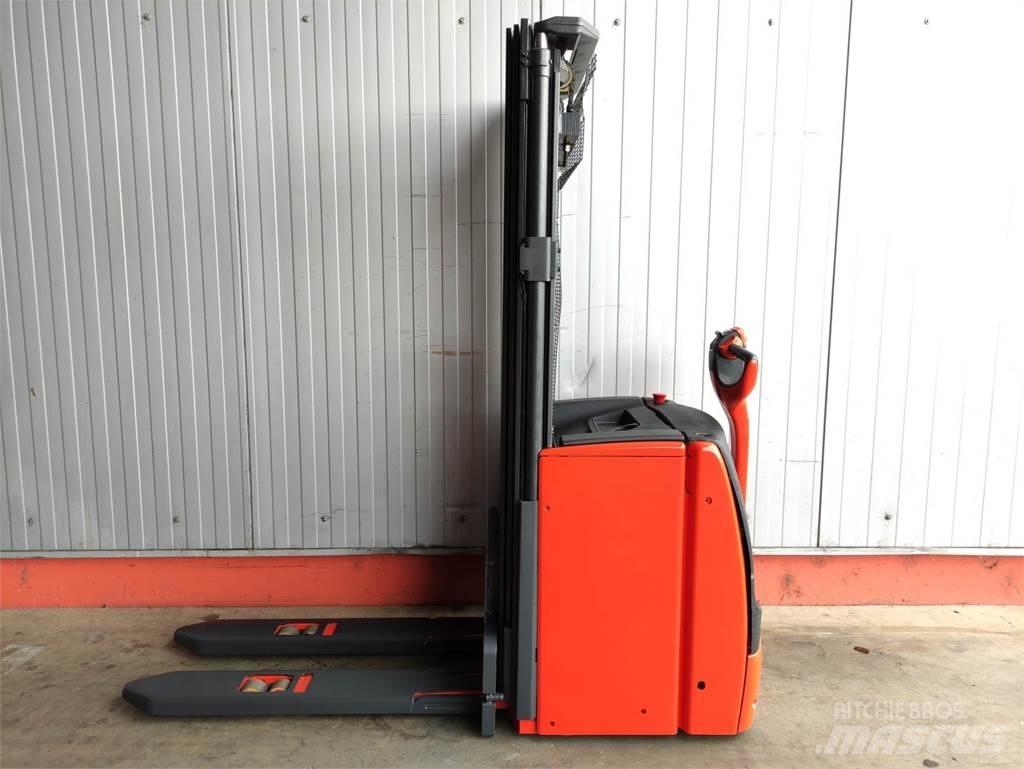 Linde L16-1173 Gaffelstabler med gående fører