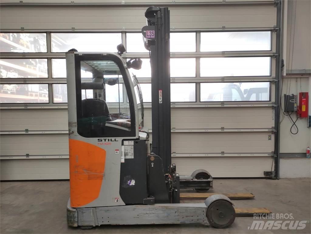 Still FM-X-25 Reachtruck