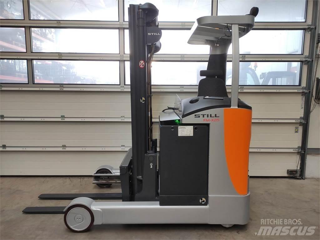 Still FM-X-25 (LACK NEU) Reachtruck