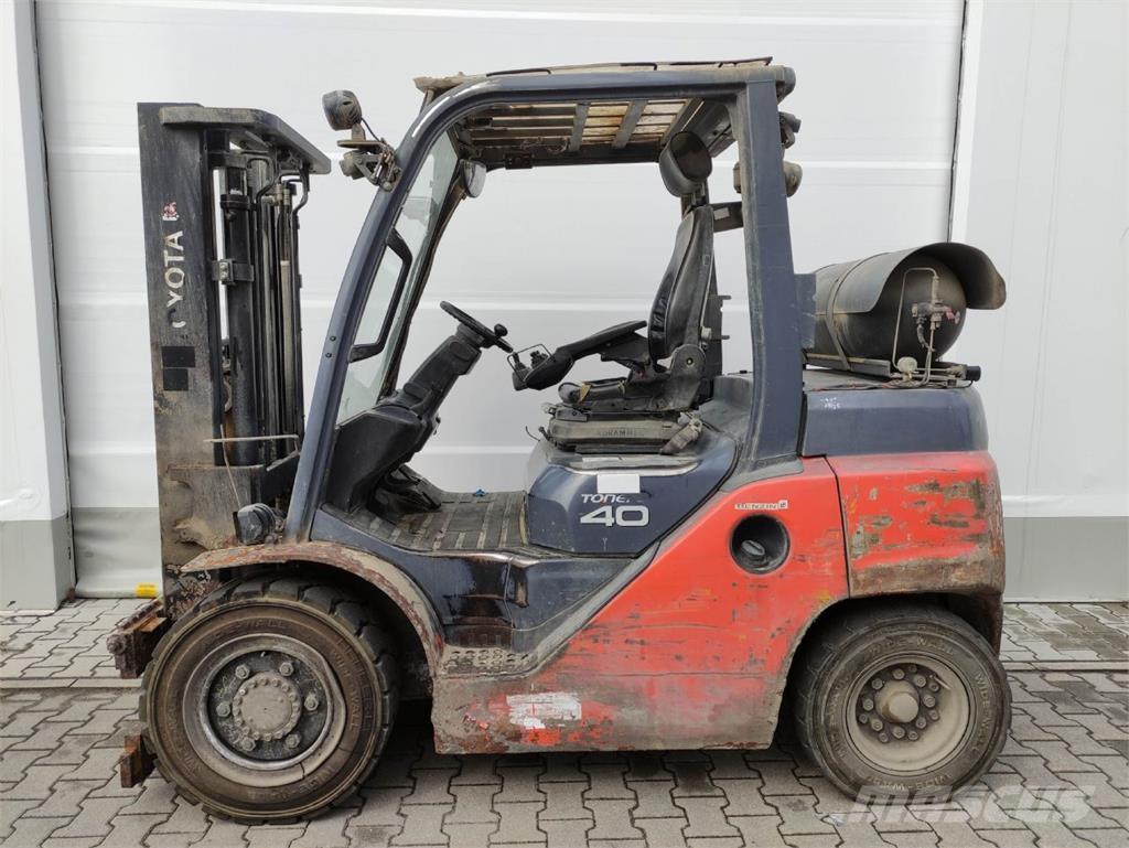 Toyota 8FG35N LPG gaffeltrucks