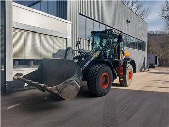 Doosan DL 200