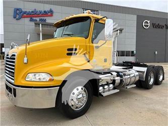 Mack PINNACLE CXU613