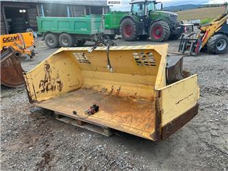 Rote Flap wing drawer
