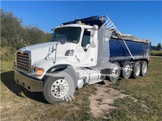 Mack GRANITE CV713