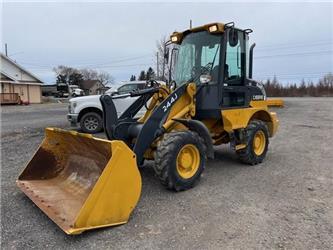 John Deere 244J