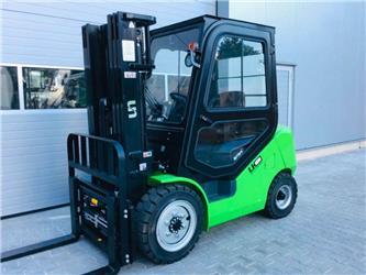 UN Forklift FB30