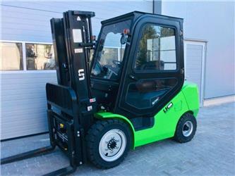 UN Forklift FB35