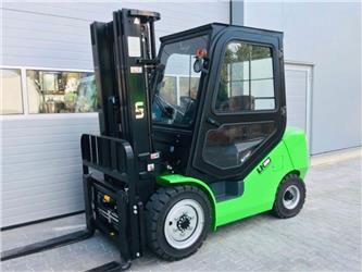 UN Forklift FB35