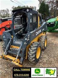 John Deere 320G