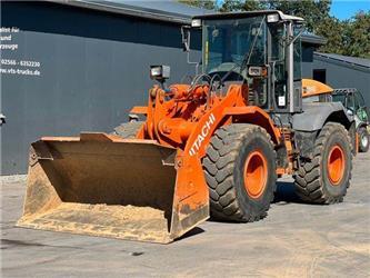 Hitachi ZW 140 Radlader mit Schaufel