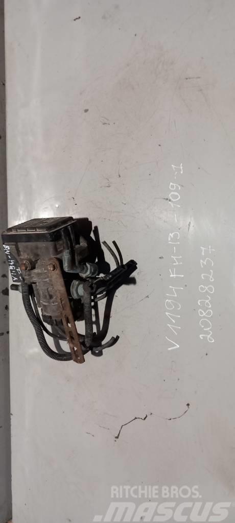 Volvo FH13.440 EBS brake valve 20828237 Bremser