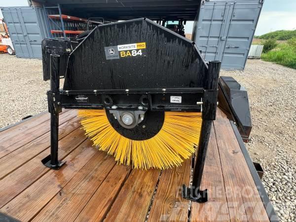John Deere Worksite Pro BA84 Sweeper Fejebiler