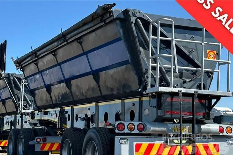Afrit MAY MADNESS SALE: 2017 AFRIT 40M3 SIDE TIPPER Andre anhængere