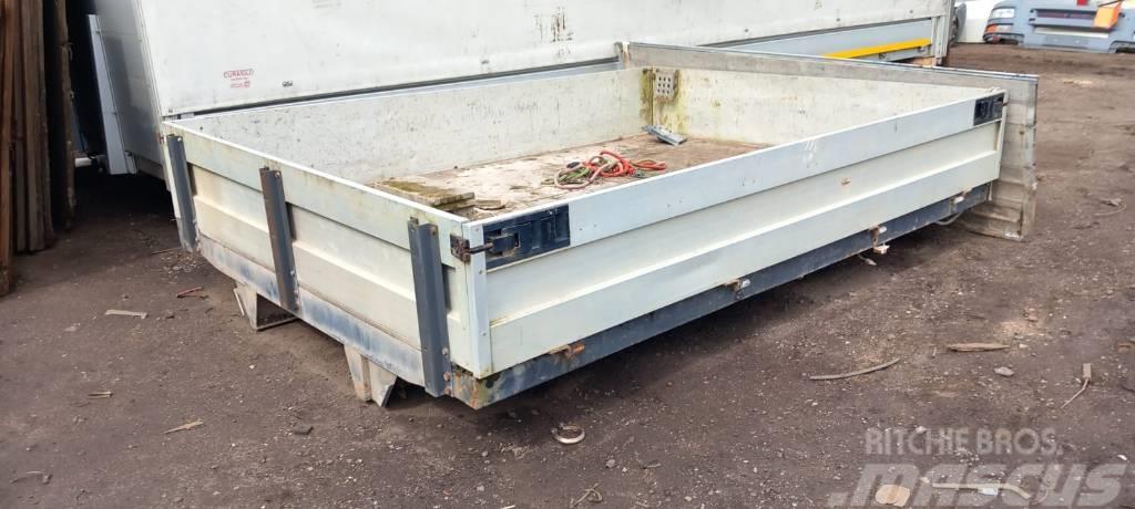 Van Hool box for cargo Andre komponenter