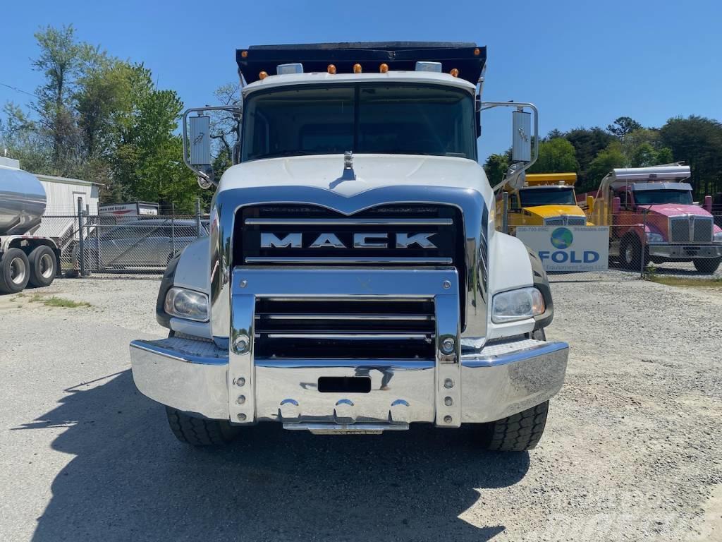 Mack CT713 Lastbiler med tip