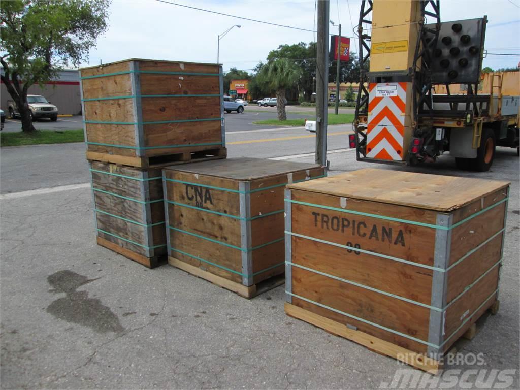  Shipping or Storage containers, boxes, wood crates Opbevaringscontainere