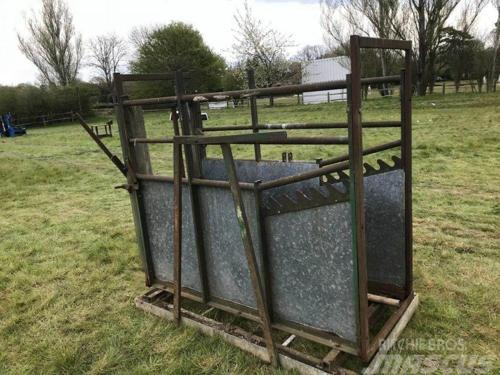  Cattle Crush £450 plus vat £540 Andet tilbehør