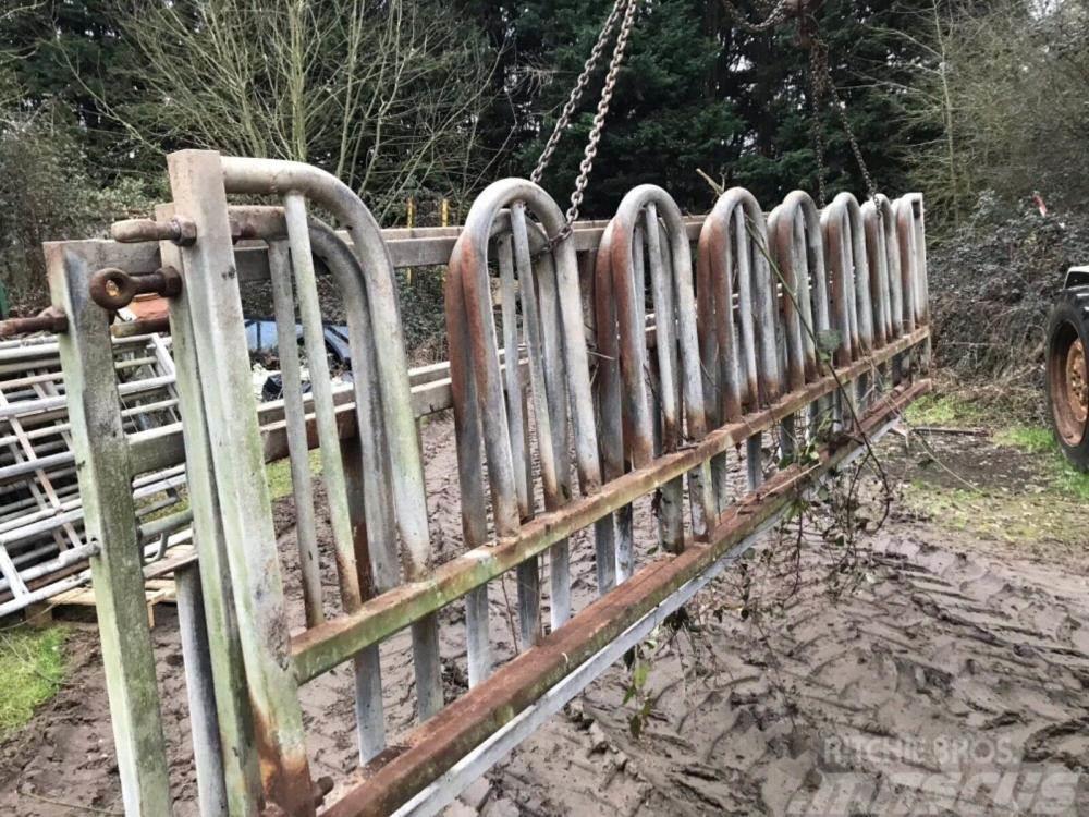  Cattle feed barriers 14 ft 6 Andre staldmaskiner