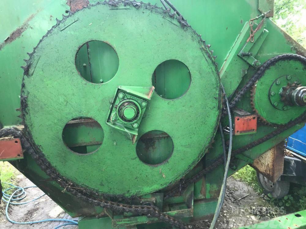 Keenan 100 Feeder Wagon gears and chains Andre have & park maskiner
