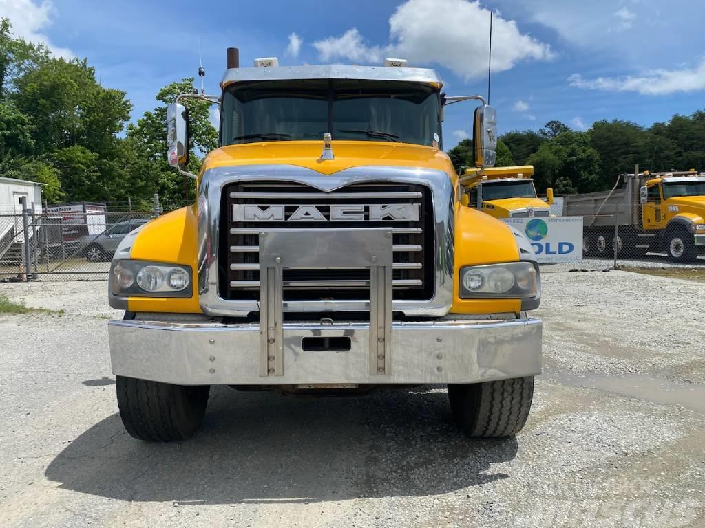 Mack Granite GU 713 Lastbiler med tip