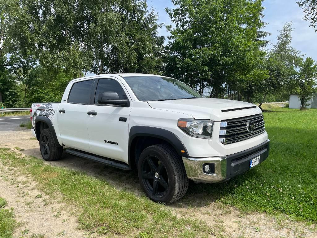 Toyota Tundra Crewmax Limited Cross-country biler