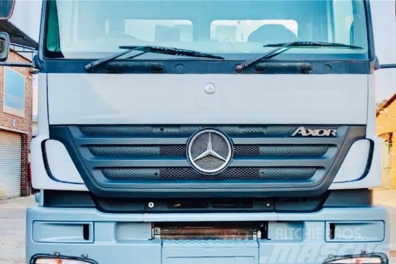 Mercedes-Benz Axor 3335 Andre lastbiler
